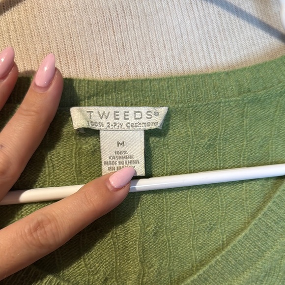 Tweeds 100% 2ply cashmere Green V-Neck Cable Knit Sweater - Picture 2 of 2